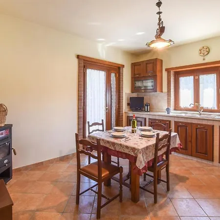 3 Bedroom Amazing In Reggio Calabria *