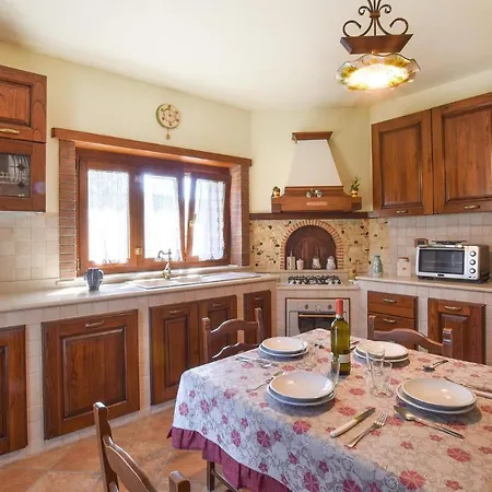 3 Bedroom Amazing In Reggio Calabria *