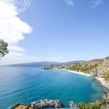 Holiday home 3 Bedroom Amazing In Reggio Calabria